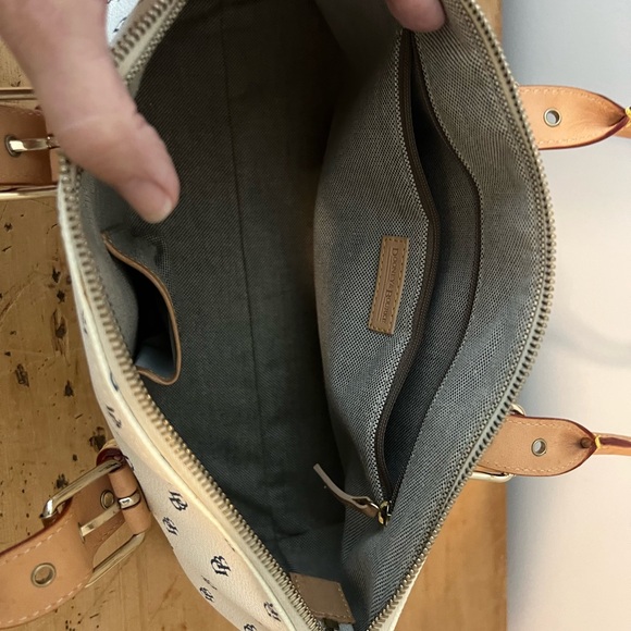 Vintage Dooney and Bourke Handbag - Picture 8 of 10